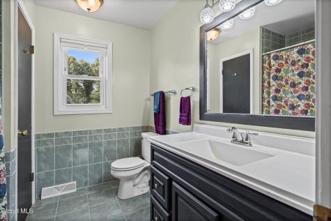 407 Deer Path Schenectady NY 12306