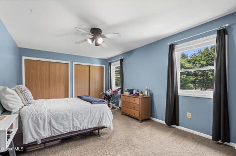 407 Deer Path Schenectady NY 12306