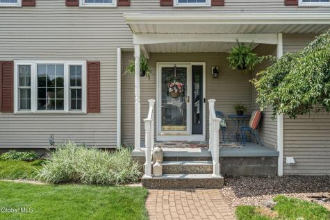 407 Deer Path Schenectady NY 12306