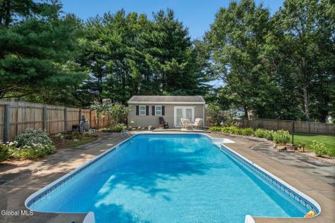 407 Deer Path Schenectady NY 12306