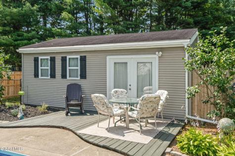 407 Deer Path Schenectady NY 12306
