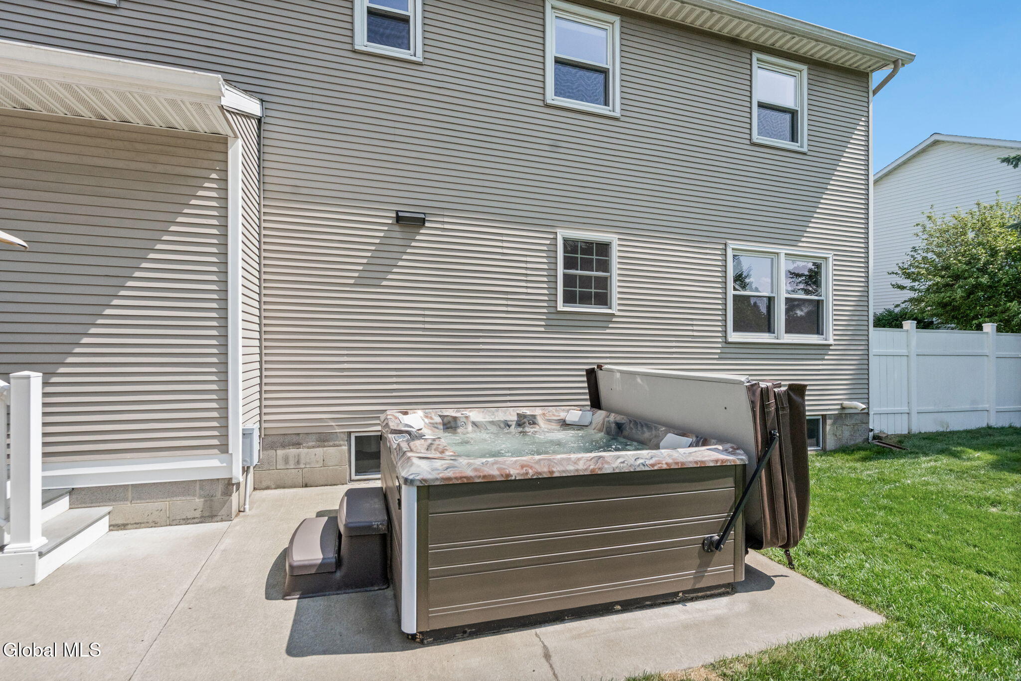 407 Deer Path Schenectady NY 12306