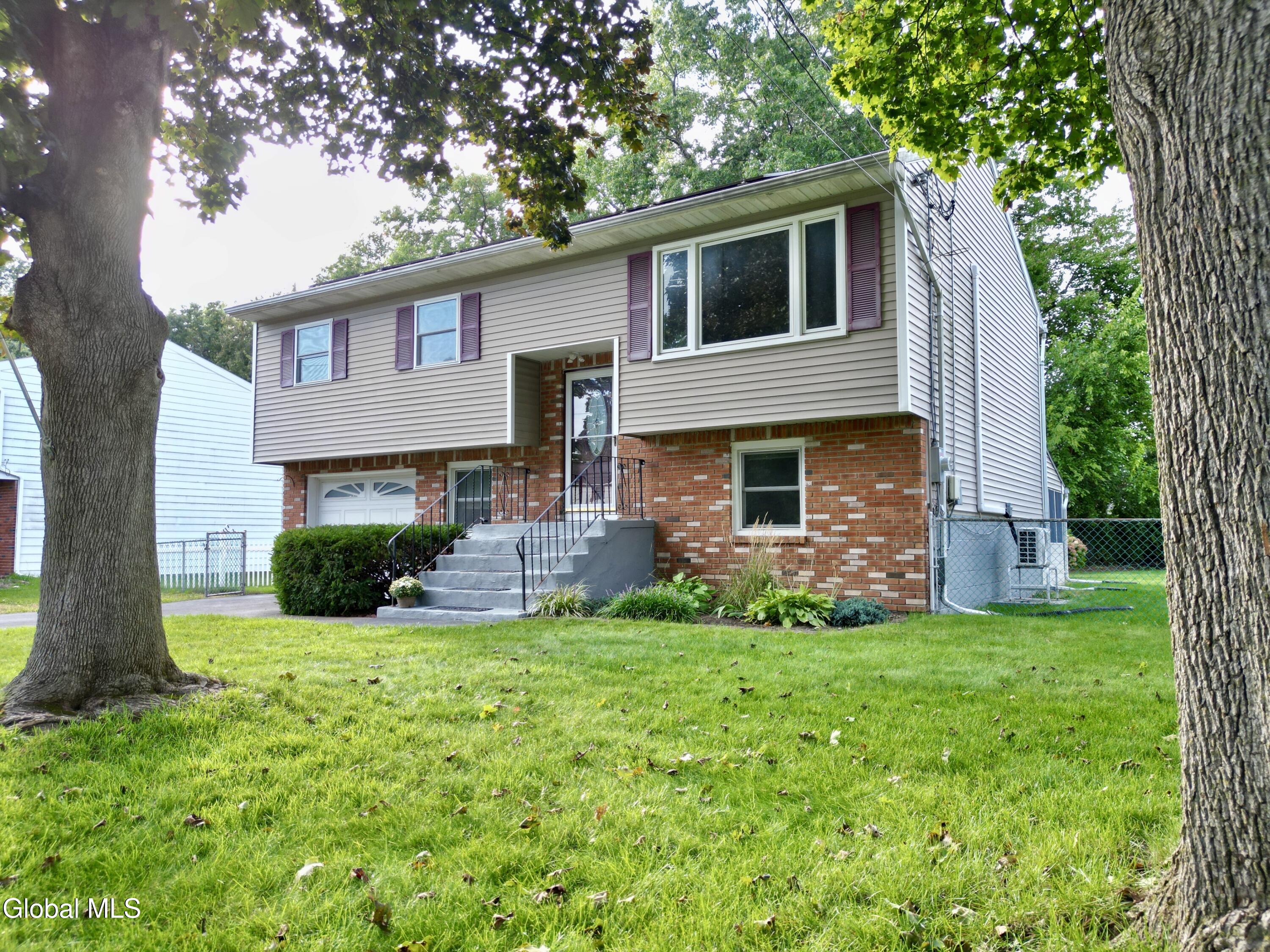 29 Myers Court Albany NY 12205