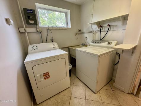 29 Myers Court Albany NY 12205