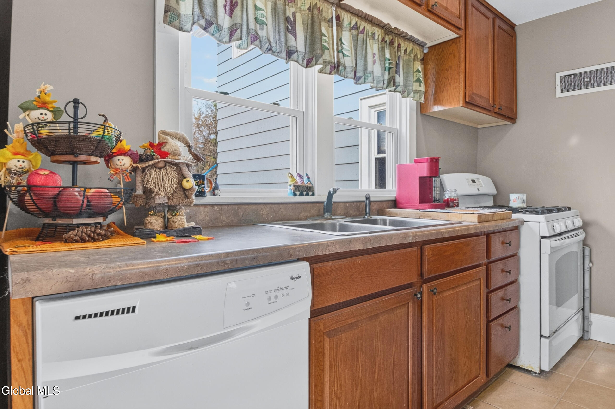 19 2nd Avenue Mayfield NY 12117