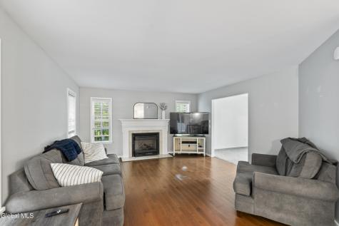 2 Kendall Place Ballston Lake NY 12019