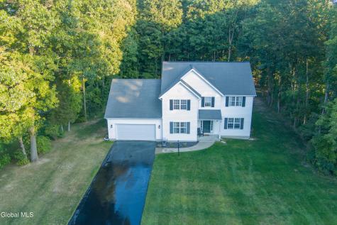 2 Kendall Place Ballston Lake NY 12019