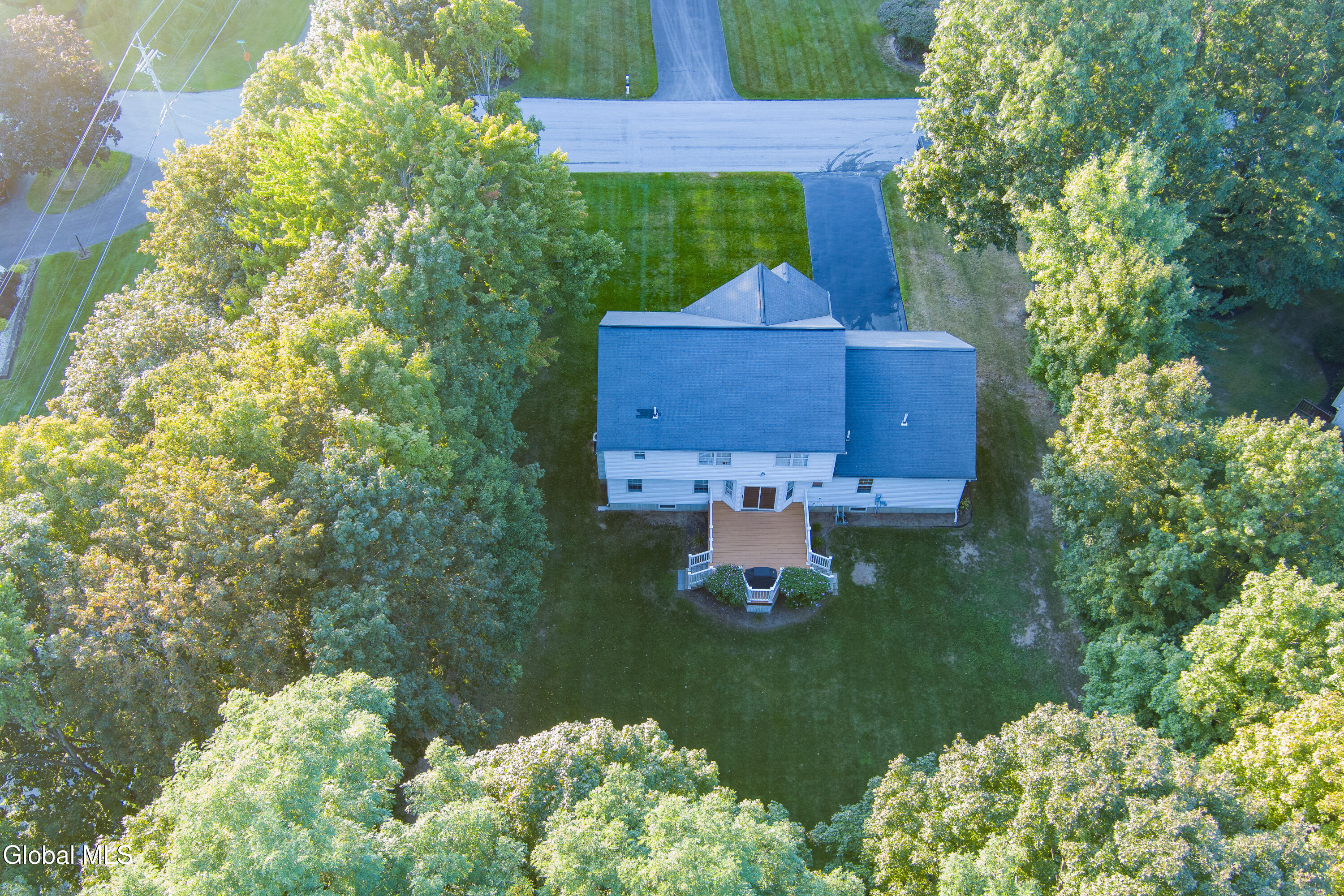 2 Kendall Place Ballston Lake NY 12019