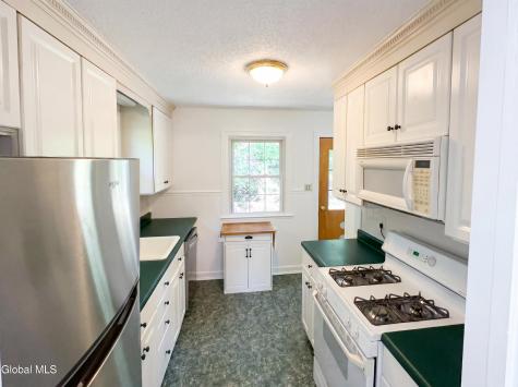 22 Gillen Terrace Gloversville NY 12078
