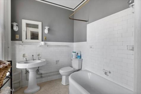 263 Guy Park Avenue Amsterdam NY 12010