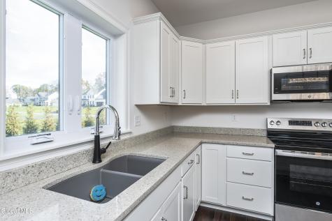 46 Mallory Way Ballston Lake NY 12019