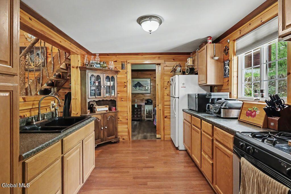 34 Lakeview Terrace Day NY 12835
