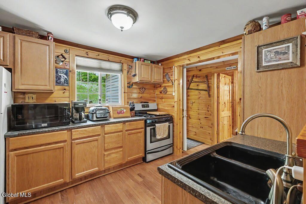 34 Lakeview Terrace Day NY 12835