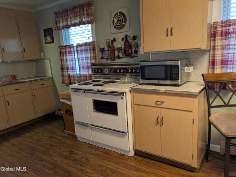 9 Lighthall Avenue Cohoes NY 12047