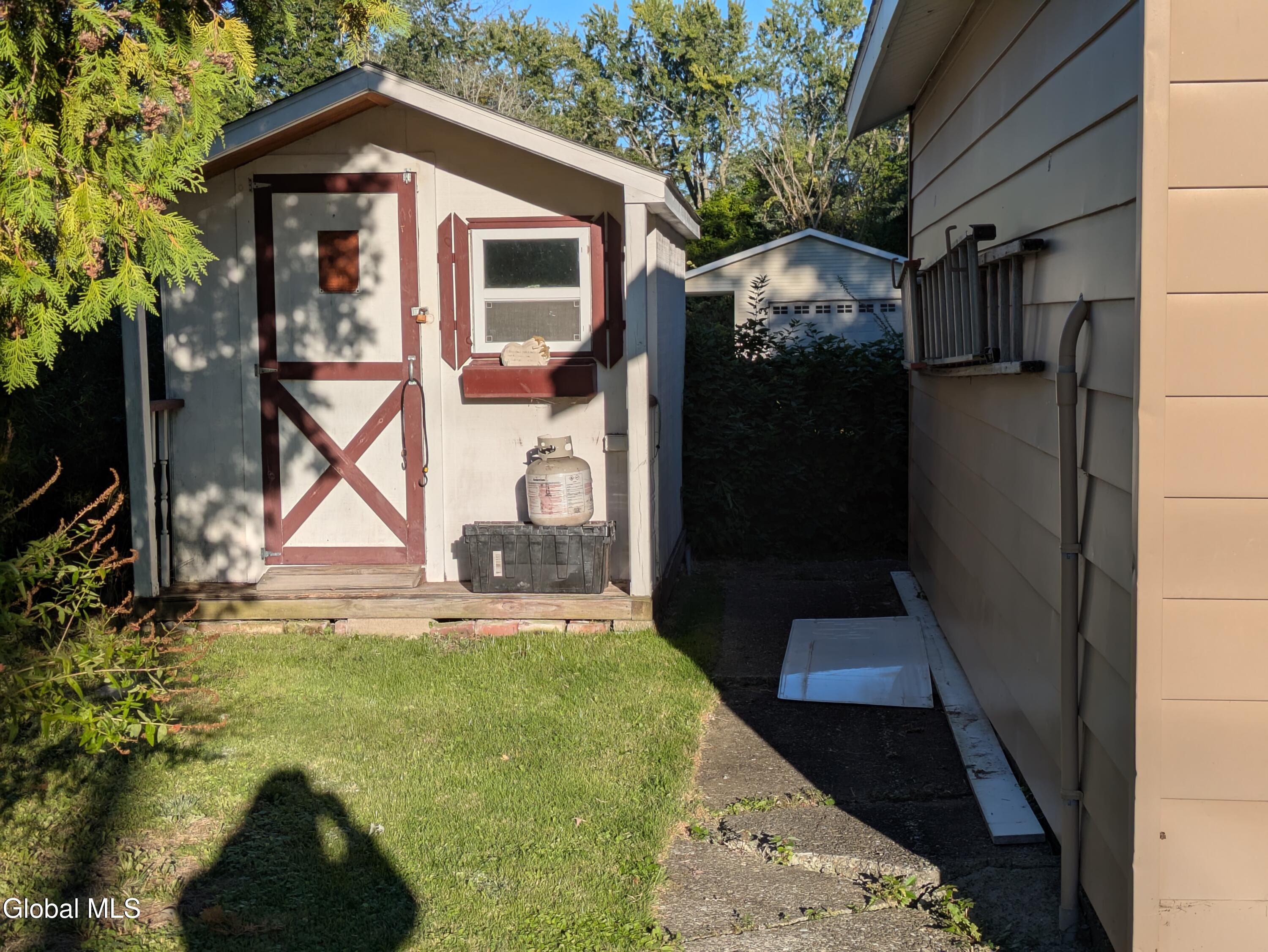9 Lighthall Avenue Cohoes NY 12047