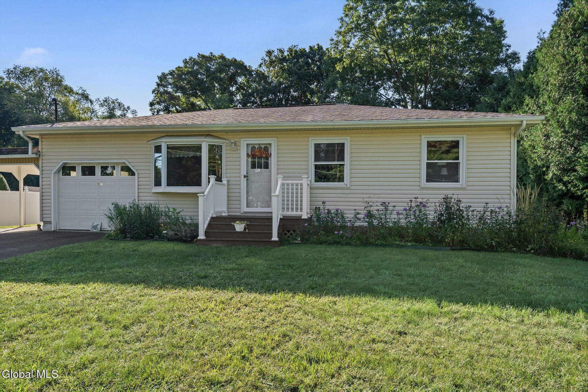 17 Dawn Drive Glenville NY 12302