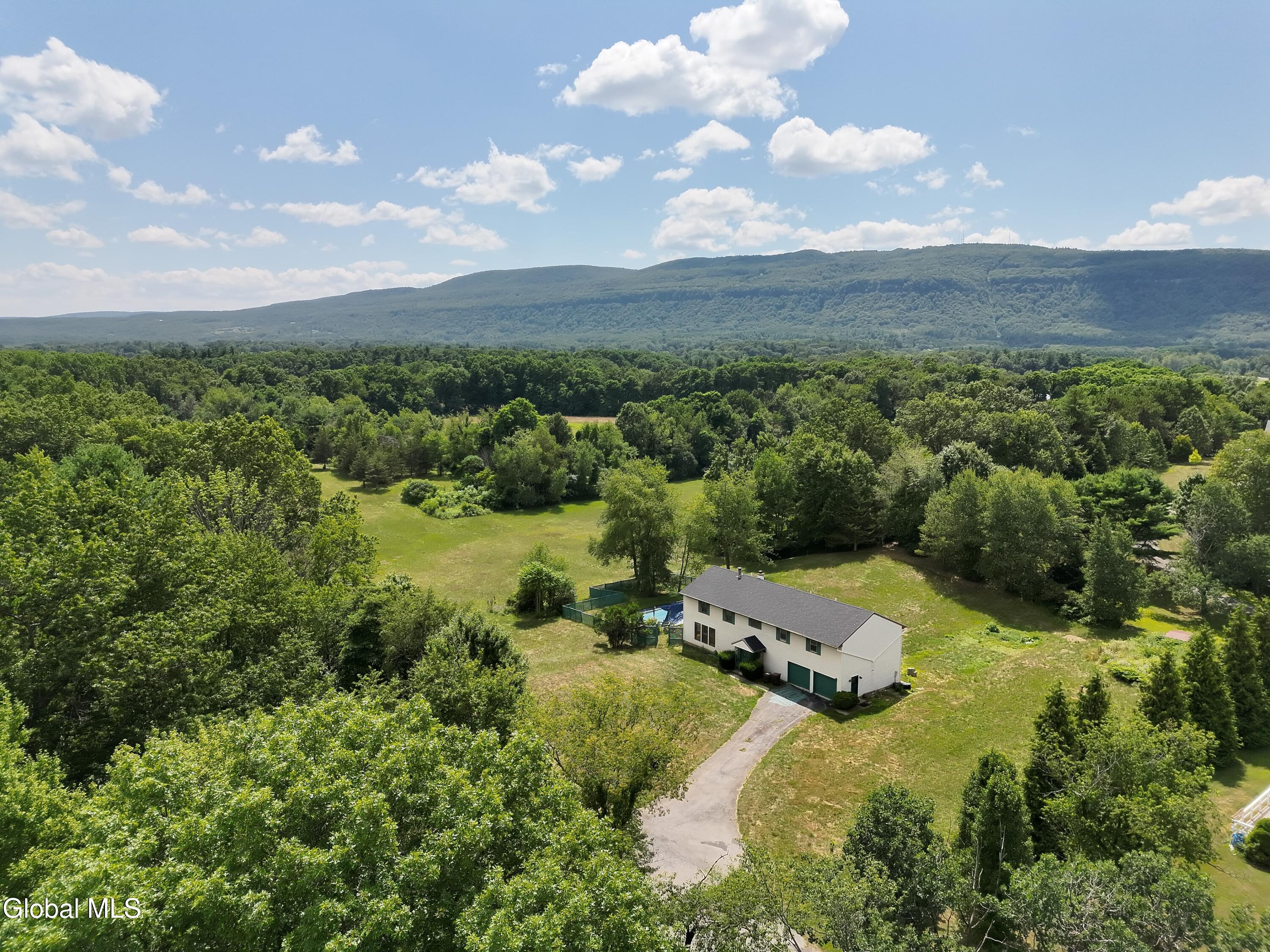 16 Theresa Lane Voorheesville NY 12186