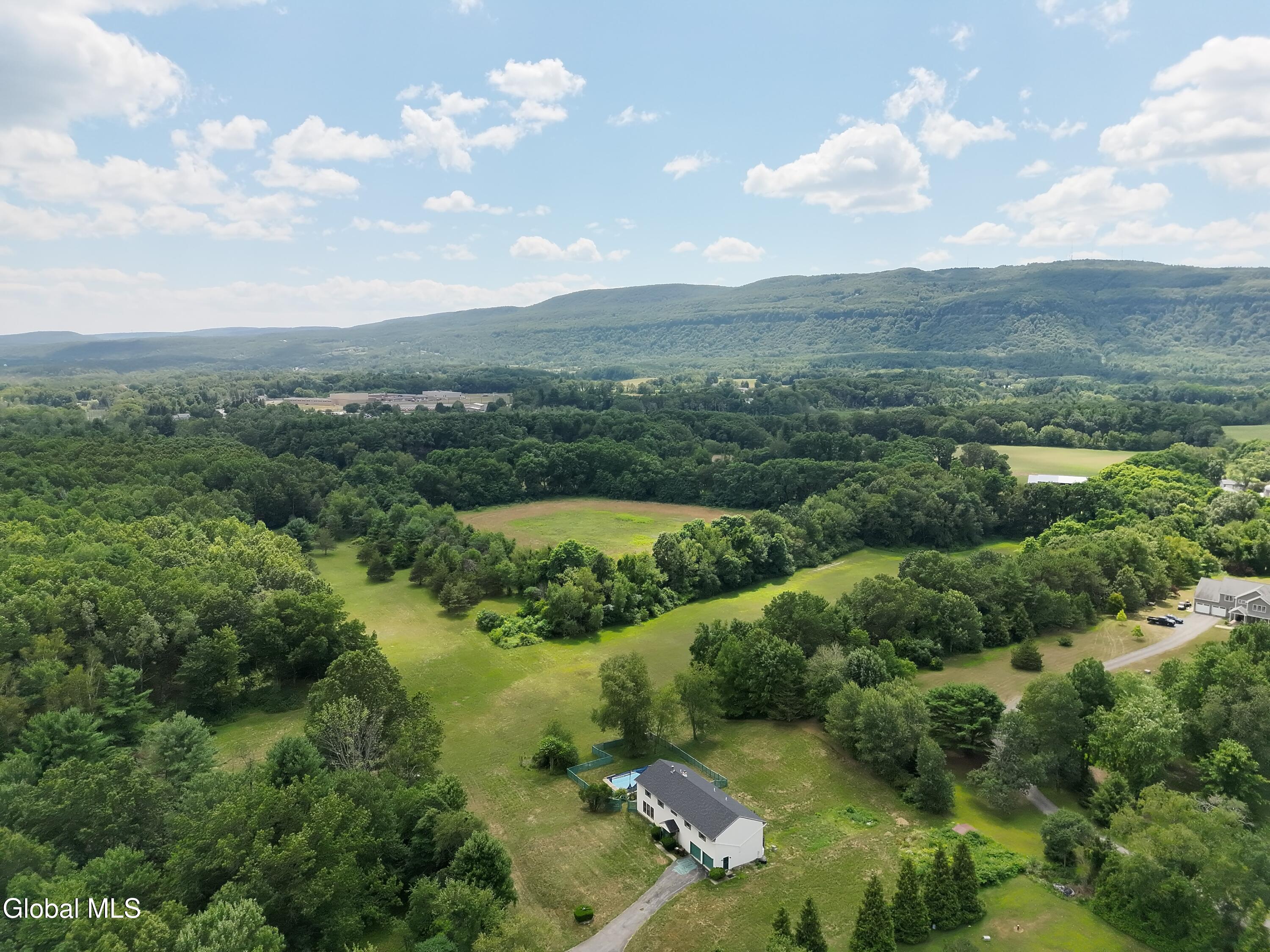 16 Theresa Lane Voorheesville NY 12186