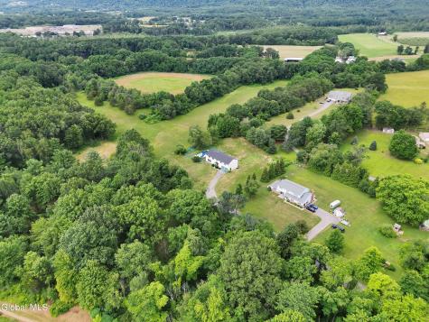 16 Theresa Lane Voorheesville NY 12186