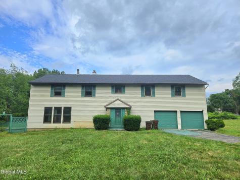 16 Theresa Lane Voorheesville NY 12186