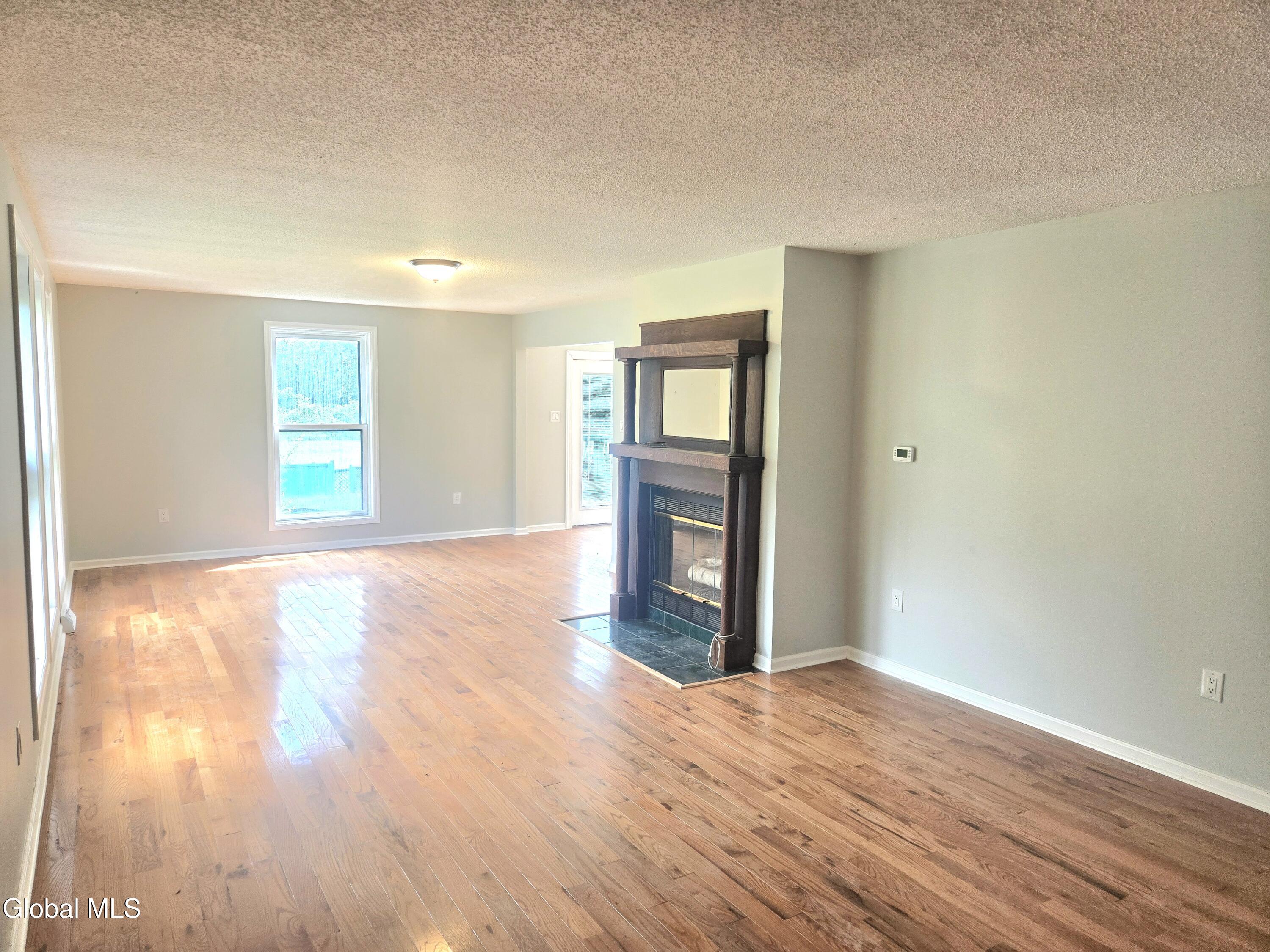 16 Theresa Lane Voorheesville NY 12186