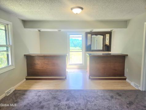 16 Theresa Lane Voorheesville NY 12186