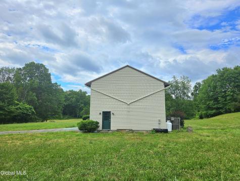 16 Theresa Lane Voorheesville NY 12186