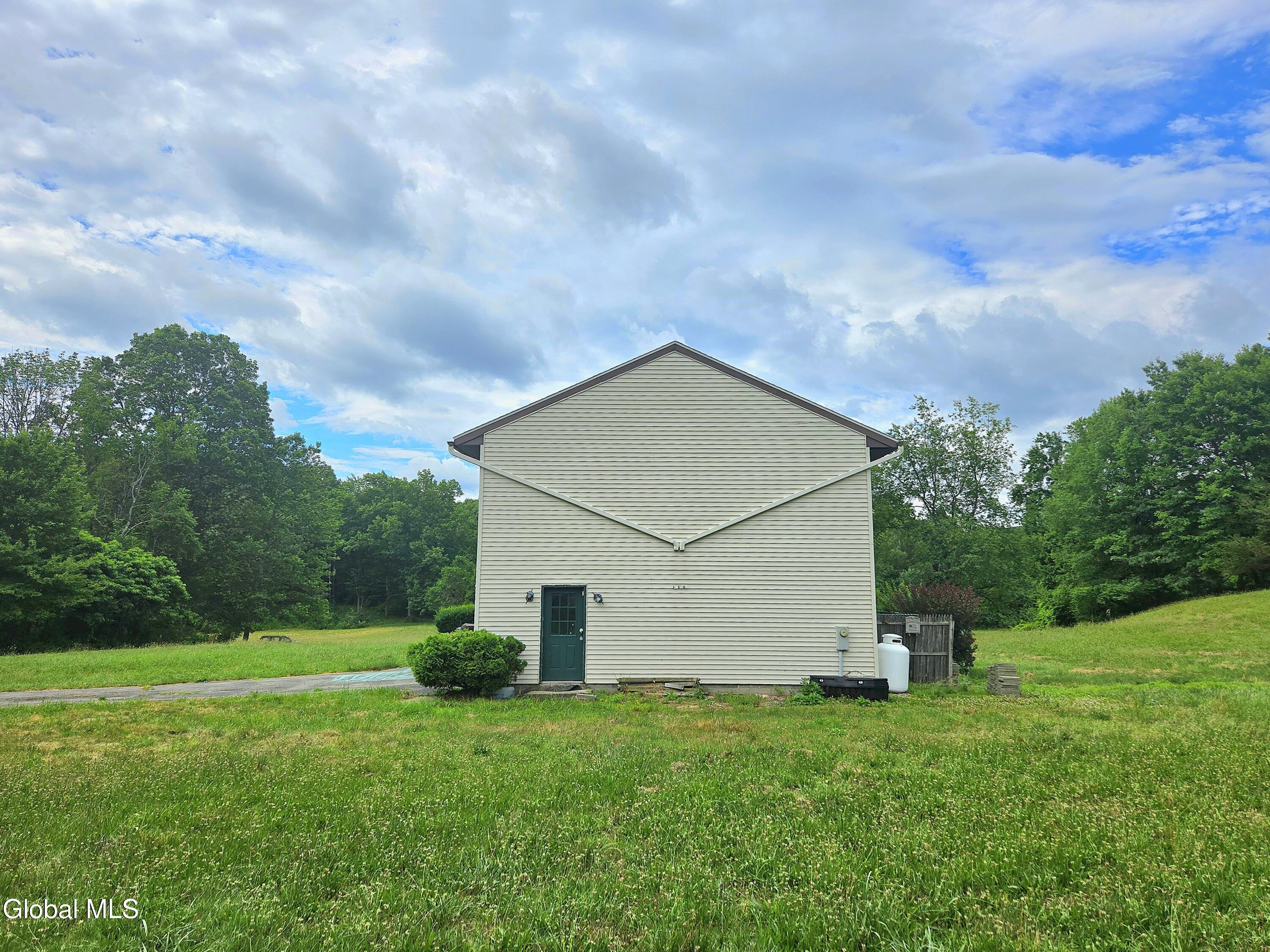 16 Theresa Lane Voorheesville NY 12186
