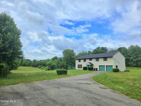 16 Theresa Lane Voorheesville NY 12186