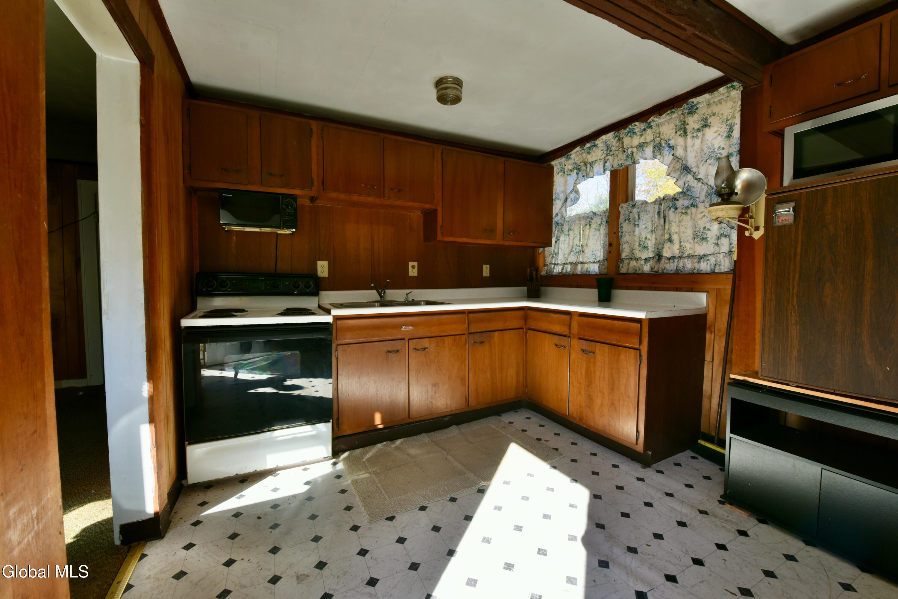 4 Delavan Avenue Middle Grove NY 12850