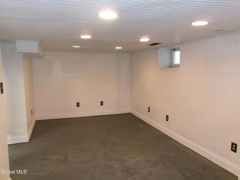 106 Vley Road Scotia NY 12302