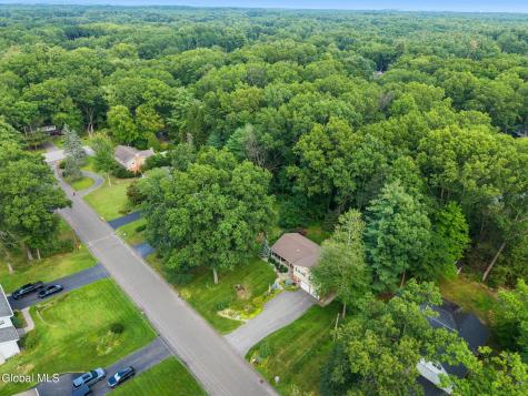 113 Mohawk Drive Schenectady NY 12303