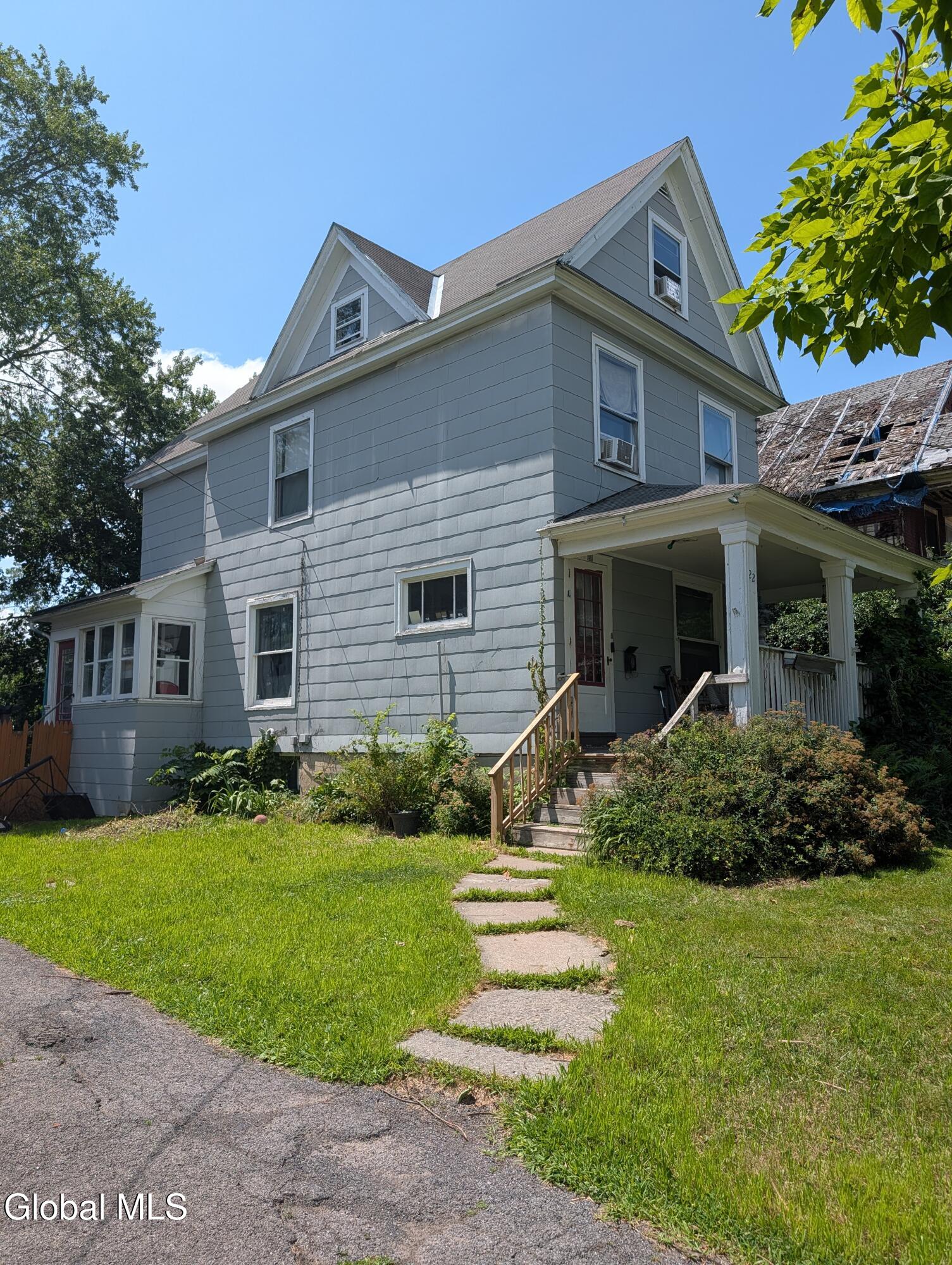 22 Mcclellan Avenue Amsterdam NY 12010