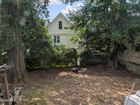 22 Mcclellan Avenue Amsterdam NY 12010