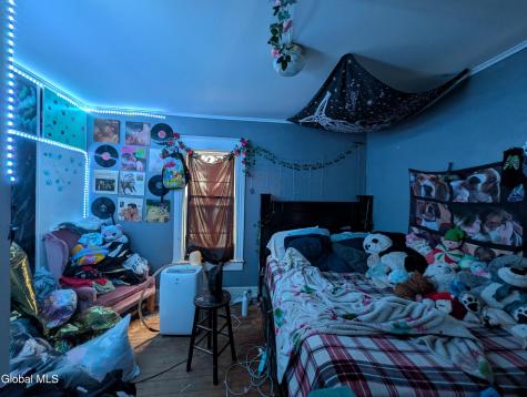 22 Mcclellan Avenue Amsterdam NY 12010