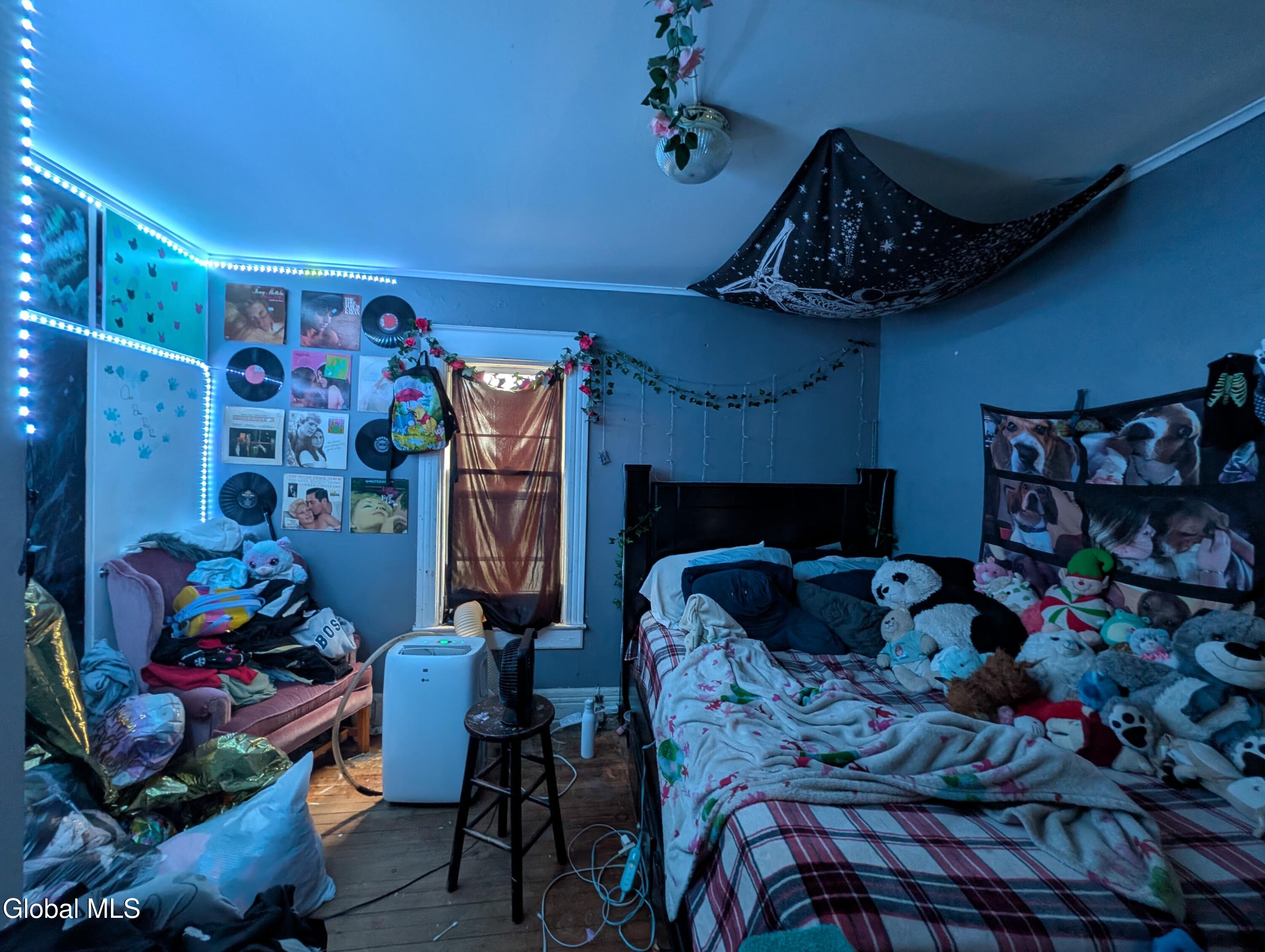 22 Mcclellan Avenue Amsterdam NY 12010