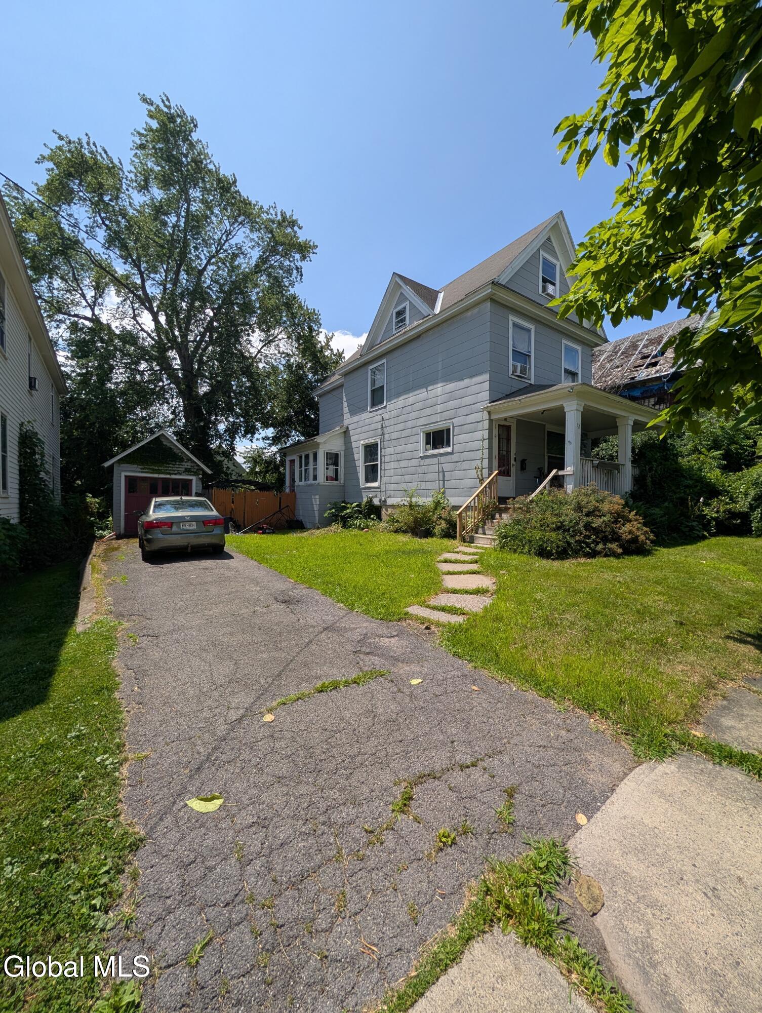 22 Mcclellan Avenue Amsterdam NY 12010