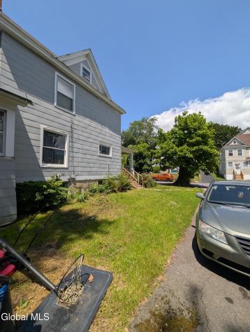 22 Mcclellan Avenue Amsterdam NY 12010