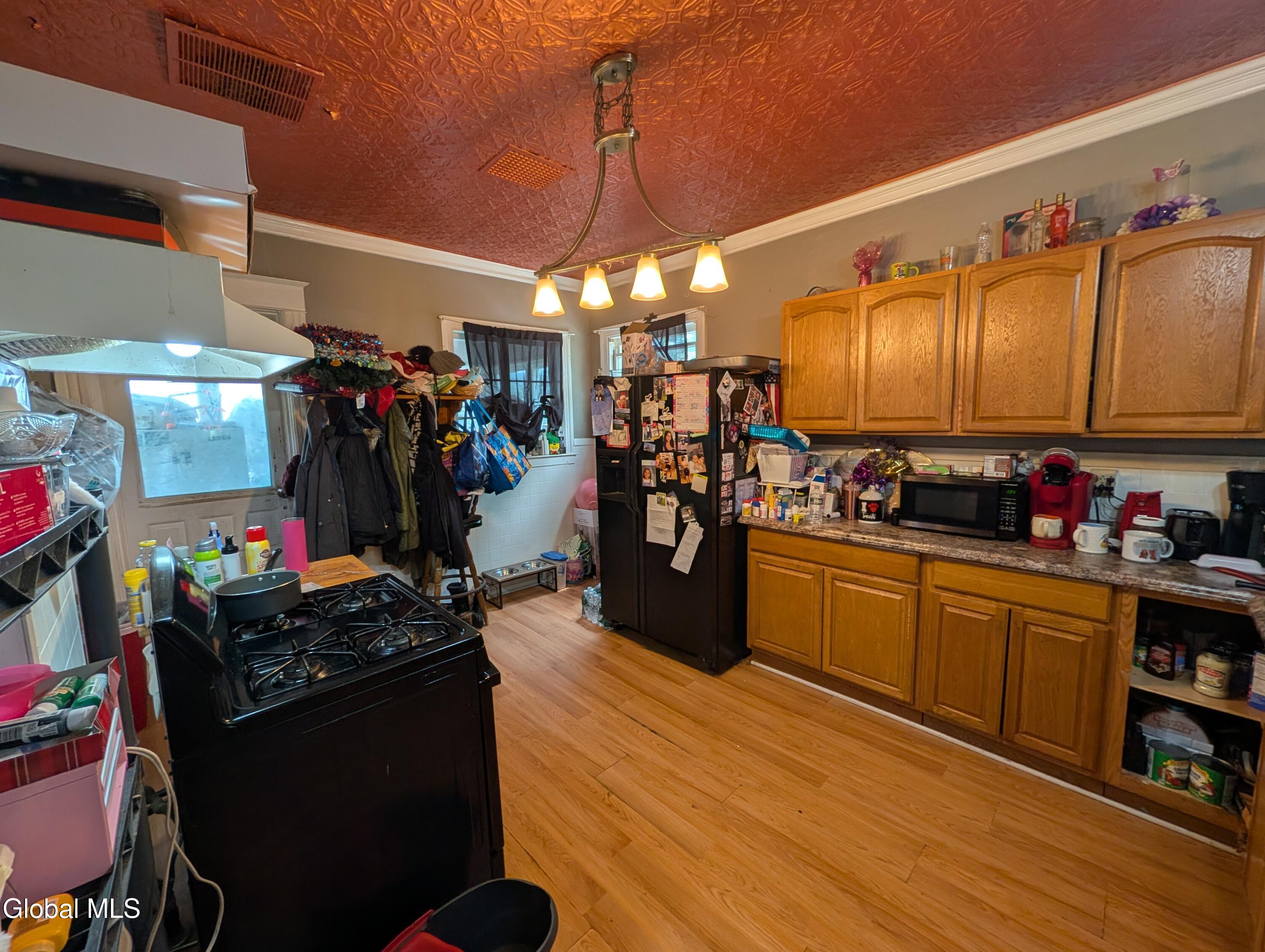 22 Mcclellan Avenue Amsterdam NY 12010