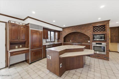 23 Fairway Court Albany NY 12208