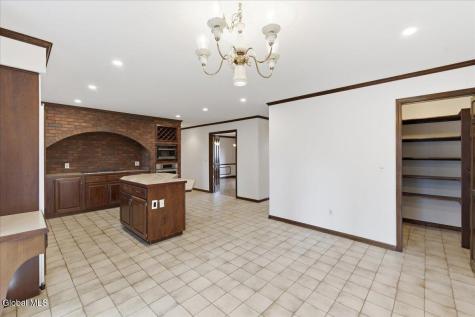 23 Fairway Court Albany NY 12208