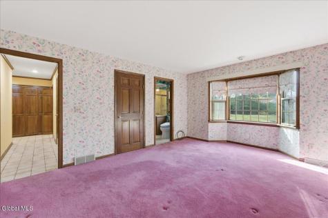 23 Fairway Court Albany NY 12208