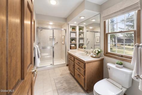 23 Fairway Court Albany NY 12208