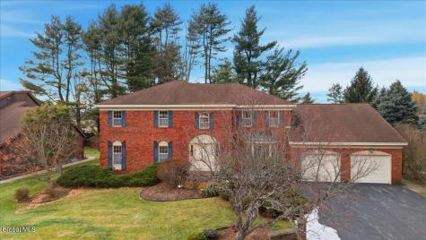 23 Fairway Court Albany NY 12208