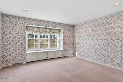 23 Fairway Court Albany NY 12208