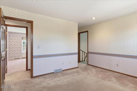 23 Fairway Court Albany NY 12208