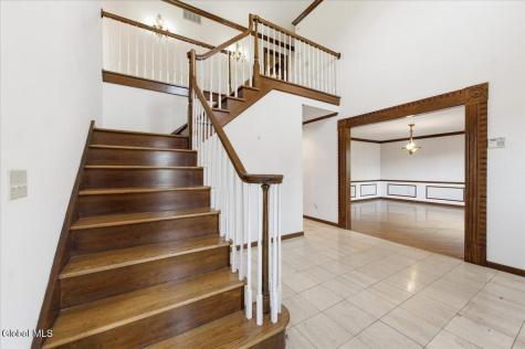 23 Fairway Court Albany NY 12208