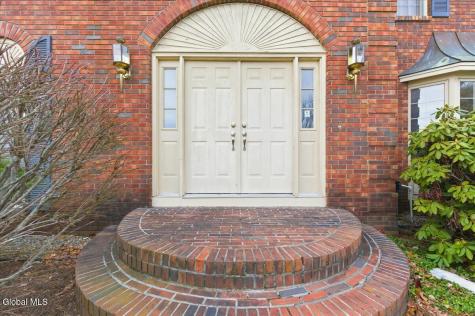 23 Fairway Court Albany NY 12208