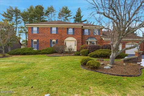 23 Fairway Court Albany NY 12208