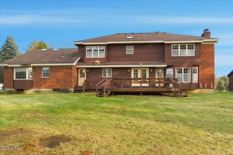 23 Fairway Court Albany NY 12208
